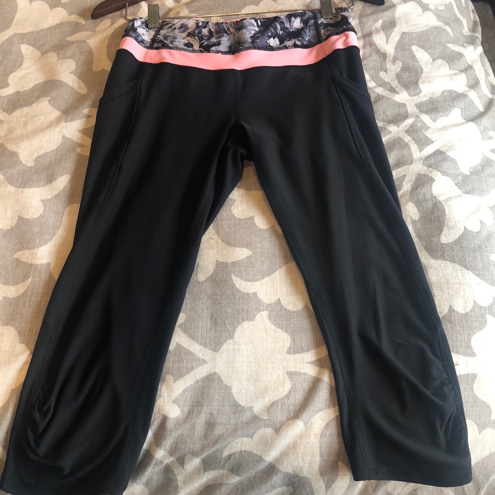Black and floral cropped leggings